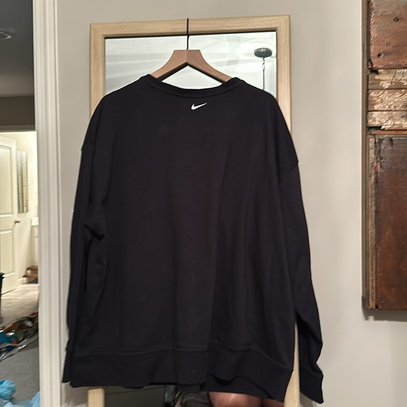 NWT Nikes Dri Fit Pullover Sweatshirt - Picture 4 of 5